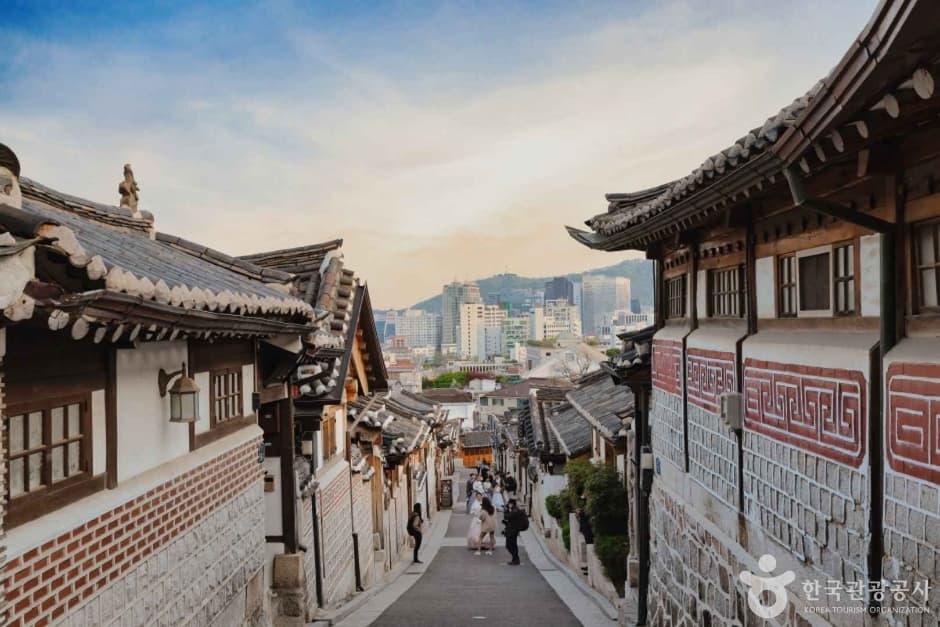 Bukchon Hanok Village (북촌한옥마을)